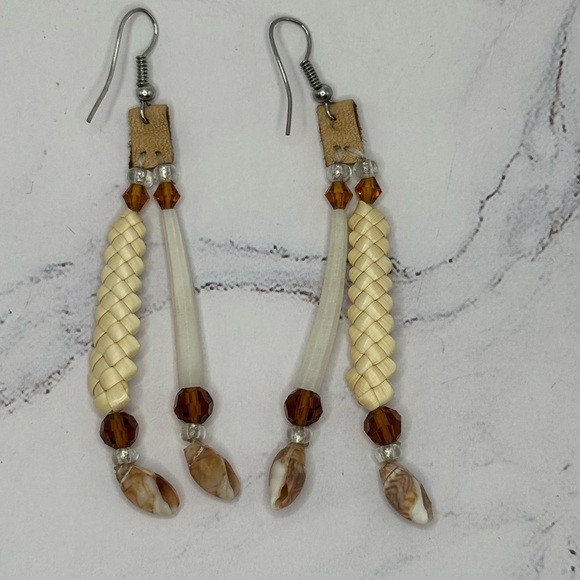 Native American Grass and Shell Earrings - Picture 2 of 4